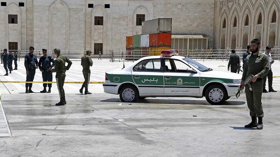 "ألو !.. الموساد معك على الخط.. نحن أقرب إليك من حبل الوريد!"