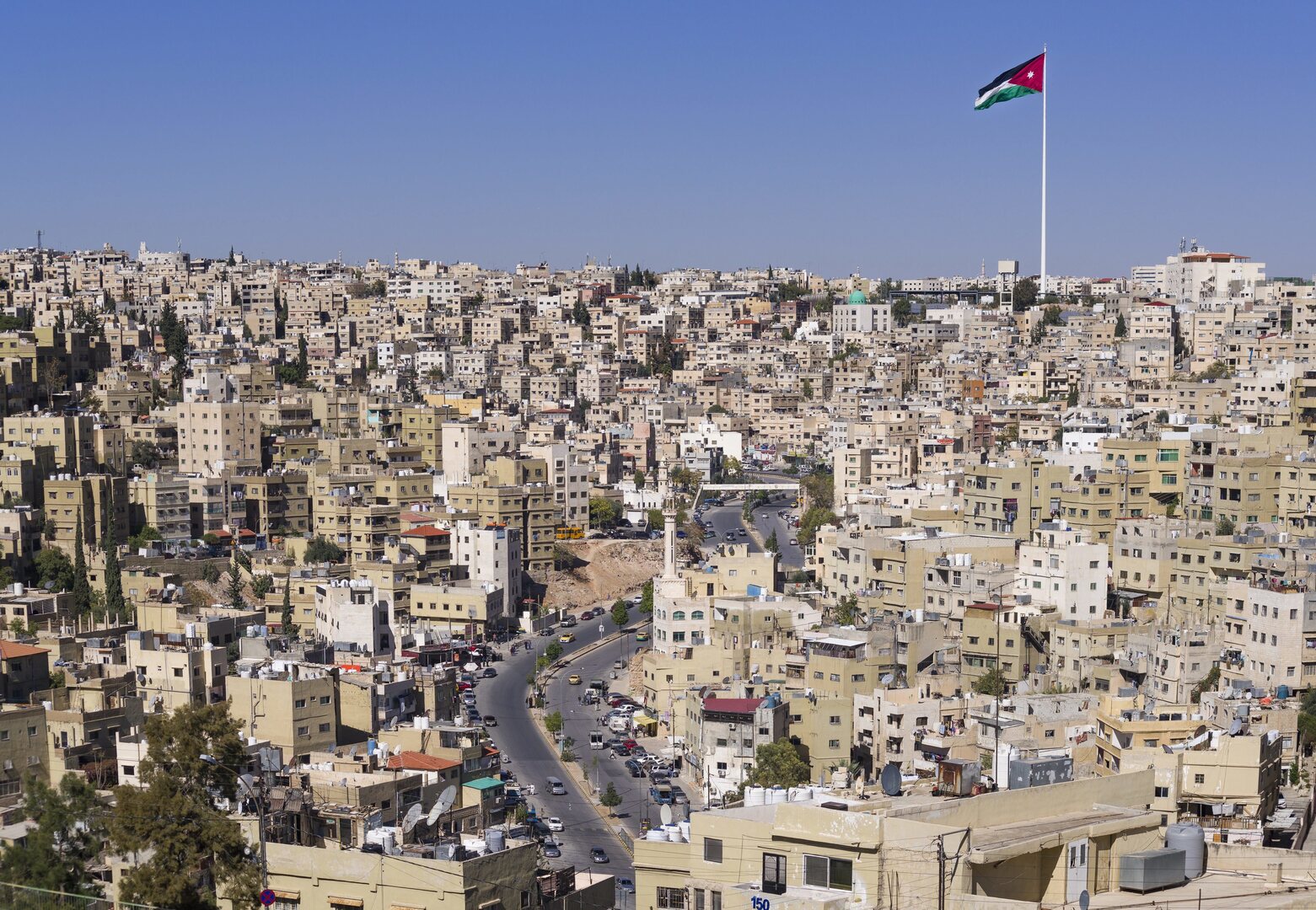 سرقة ملايين الدولارات ومجوهرات من شركة رجل أعمال معروف تهز الأردن