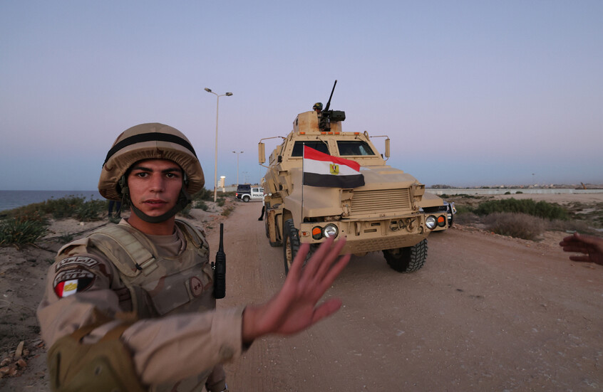 زعيم المعارضة الإسرائيلية يطالب بتدخل مصر لإدارة قطاع غزة