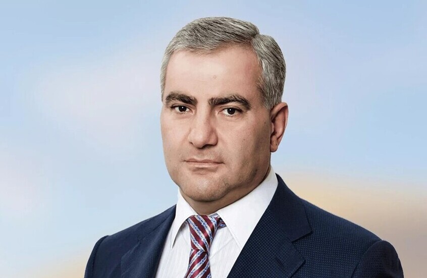 محامي رجل الأعمال كارابتيان يصف قضية موكله بأنها "عبث قانوني"