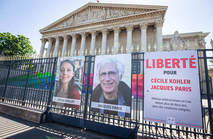 باريس تدين استمرار اعتقال فرنسيين في إيران "بتهم ملفقة"