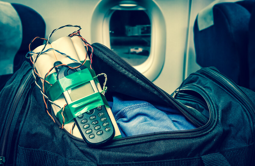 رسالة من 3 أحرف تهبط بطائرة أمريكية اضطراريا!