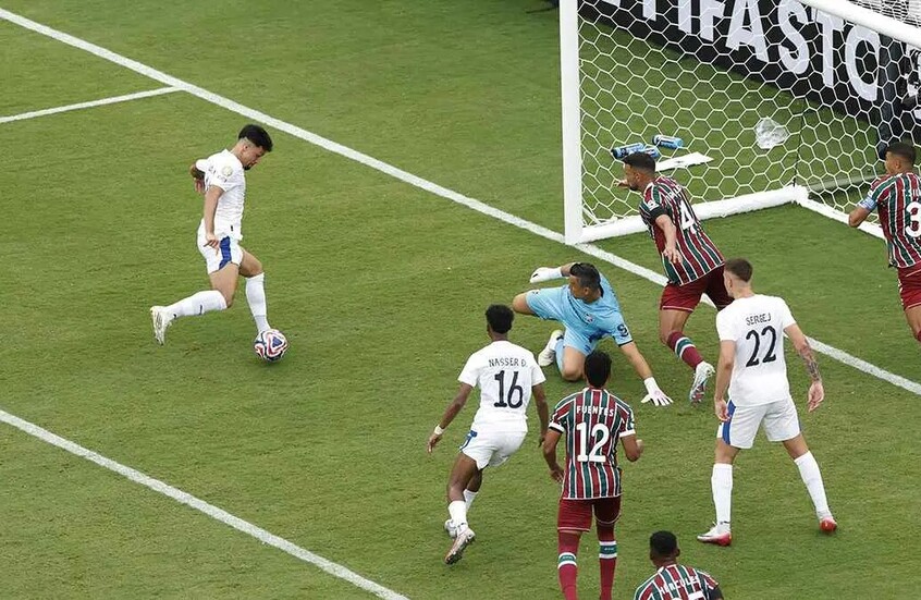 ضربة جزاء "ملغاة" تثير جدلا كبيرا وهجوما حادا في مباراة الهلال وفلومينينسي (فيديو)