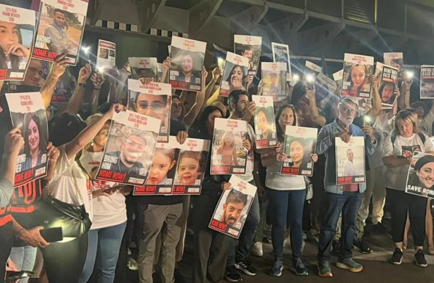 عائلات الأسرى الإسرائيليين تطالب بصفقة شاملة: "أعيدوا المخطوفين وأنهوا الحرب"