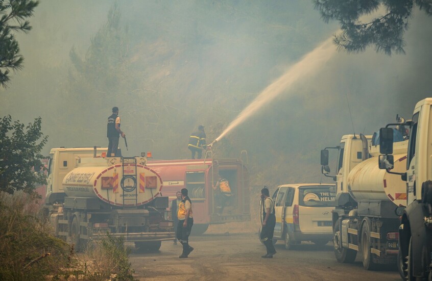 مشاهد توثق حرائق غابات ريف اللاذقية