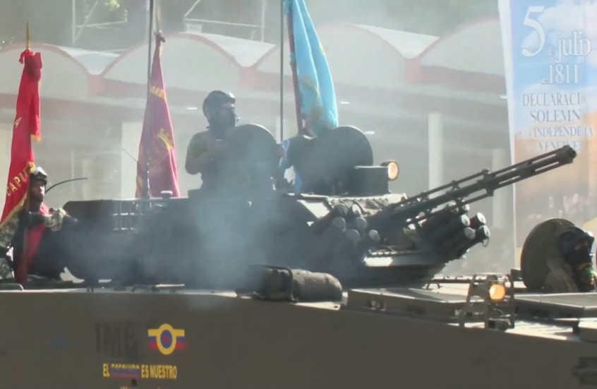 عرض عسكري في فنزويلا بمناسبة عيد الاستقلال