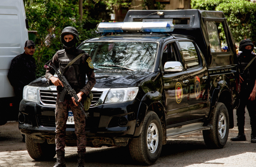 مصر.. حملات لشرطة المرور بعد توجيهات السيسي وحوادث مميتة