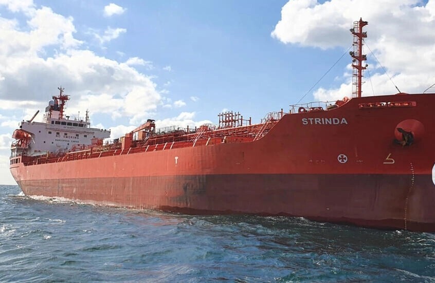 الجيش البريطاني: المياه تتسرب إلى داخل السفينة التي تعرضت لهجوم في البحر الأحمر