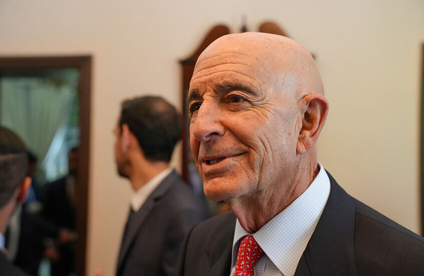 الموفد الأمريكي توم باراك يصل إلى بيروت ويلتقي رئيس الجمهورية جوزيف عون