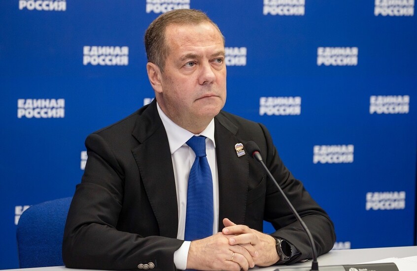 مدفيديف: مستقبل كارهي روسيا رهن إشارات "راديو يوم القيامة"