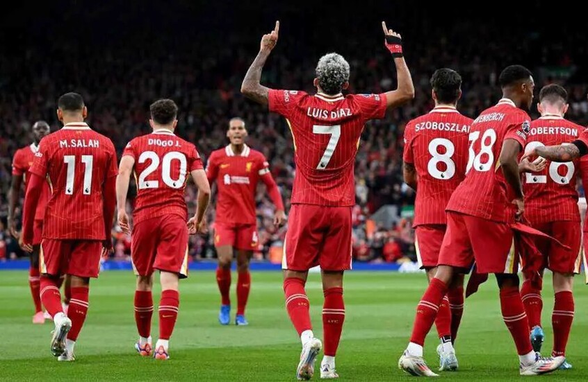 رغم تمسك ليفربول.. برشلونة يرفض الاستسلام ويقدم عرضا جديدا لضم نجم "الريدز"