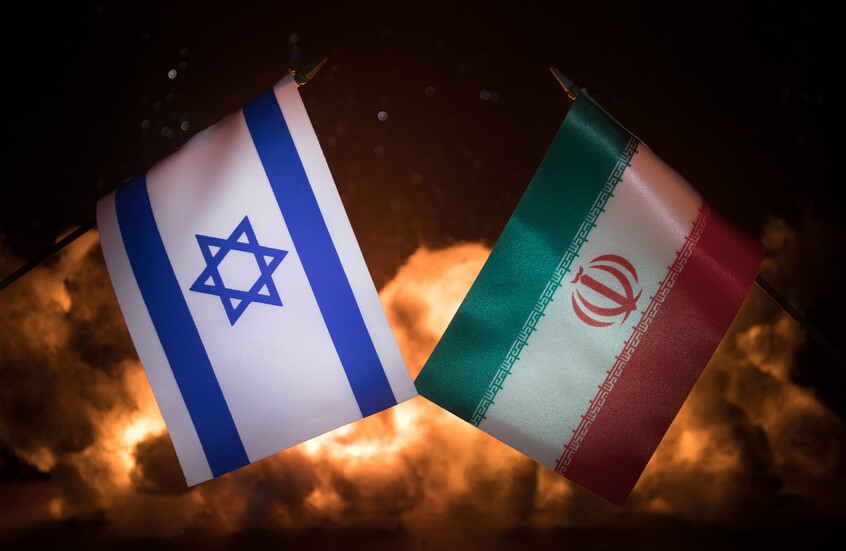 مسؤولون إسرائيليون يعتقدون أن ترامب قد يمنحهم الضوء الأخضر لمهاجمة إيران مجددا