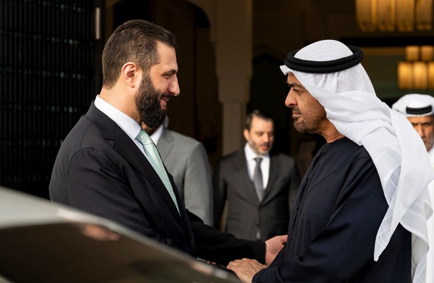 أنور قرقاش يتحدث عن محور كان في صلب لقاء الشيخ محمد بن زايد وأحمد الشرع