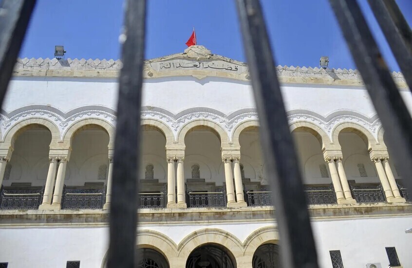 بينهم الغنوشي.. القضاء التونسي يصدر أحكاما بالسجن تصل إلى 35 عاما في "قضية التآمر على أمن الدولة"