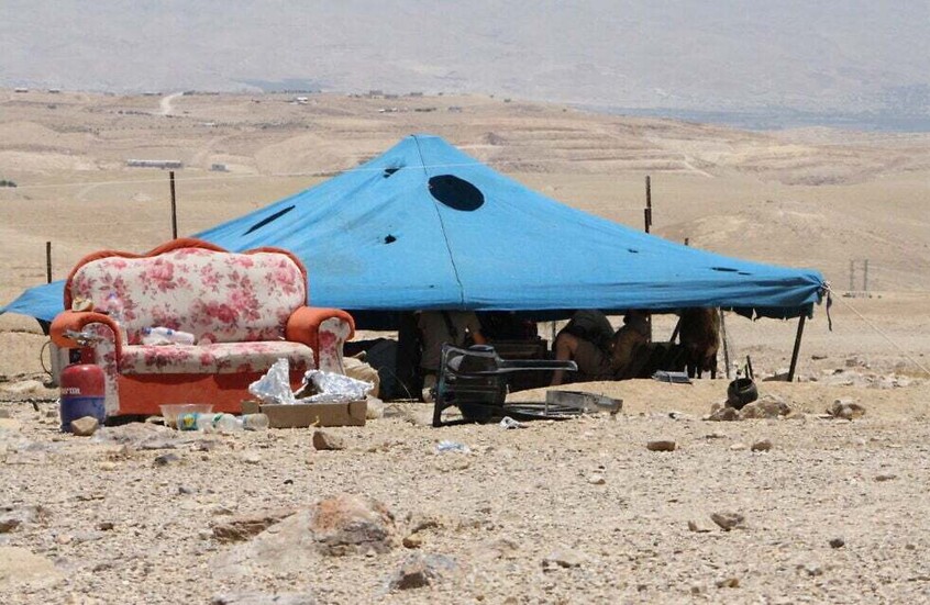 تهجير قسري جديد في الضفة الغربية.. مستوطنون يفرغون قرية المعرجات من سكانها بحماية الجيش الإسرائيلي