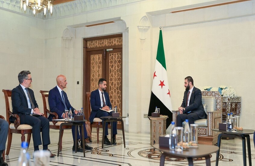 الشرع وباراك يبحثان آفاق التعاون وتعزيز الحوار السياسي بين سوريا والولايات المتحدة