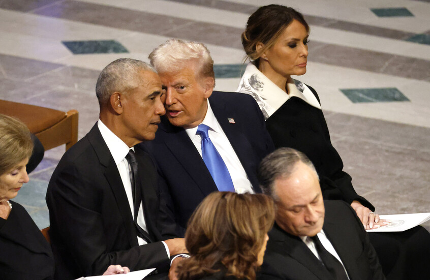 كتاب جديد يكشف ما دار من حديث وضحكات بين ترامب وأوباما في جنازة جيمي كارتر (فيديو)