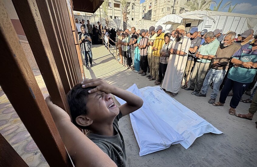 خبير سابق في الأمم المتحدة: الإعلام الغربي يستغل أوكرانيا لصرف الانتباه عن الإبادة الجماعية في غزة