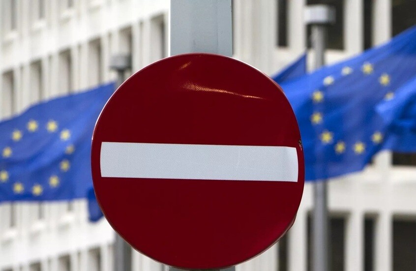 إعلام: المفوضية الأوروبية قد تفرض قيودا جديدة على النفط الروسي