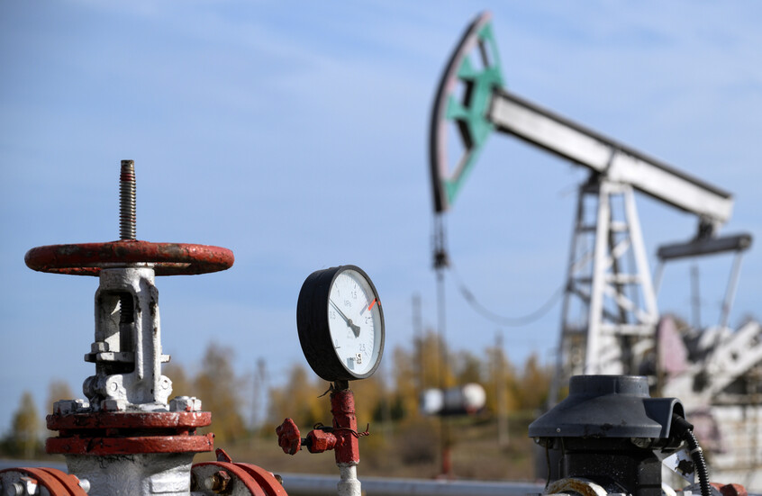 نائب رئيس الوزراء الروسي يؤكد التزام بلاده بجدول تعويض الإنتاج الزائد في "أوبك+"