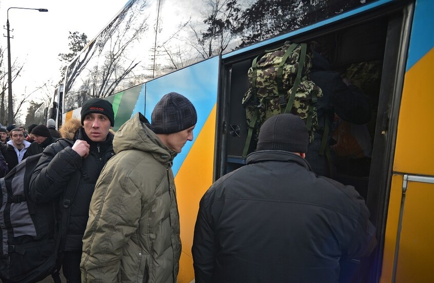 سيناتور روسي يتحدث عن استراتيجية جديدة للجيش الروسي ضد شعب التجنيد الأوكرانية