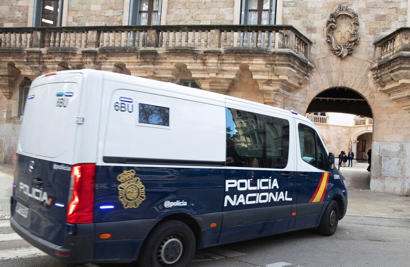 إسبانيا.. إصابة 5 أشخاص جراء اشتباكات عرقية في أعقاب هجوم على رجل مسن (صور+فيديو)