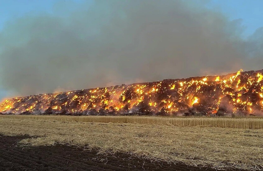اندلاع حريق ضخم في قاعدة سابقة لسلاح الجو الملكي البريطاني