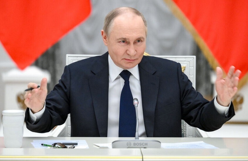 بوتين يروي تفاصيل حميمة عن أبيه وأمه "البسيطين والصامتين جدا" وعن إرث كبير ورثه عنهما