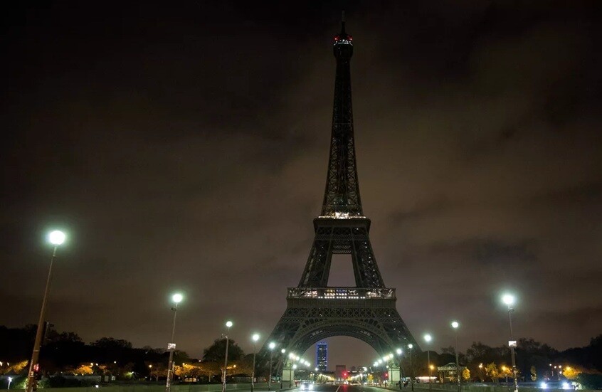 السائح الجزائري بطل العرض العسكري في فرنسا!