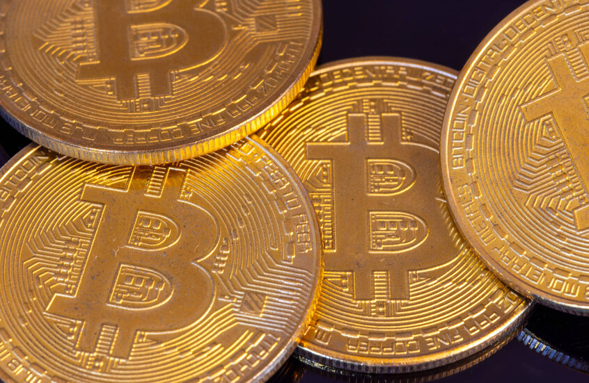 عملة "البيتكوين" تسجل ثالث قمة تاريخية في 24 ساعة فقط
