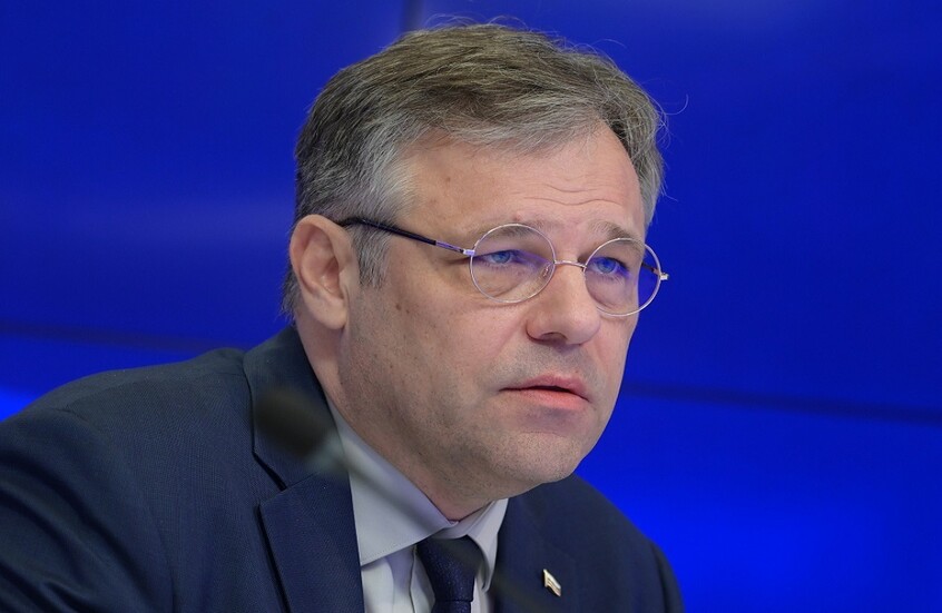 دبلوماسي روسي: واشنطن تسعى لمكاسب تجارية من توريد الأسلحة إلى أوكرانيا