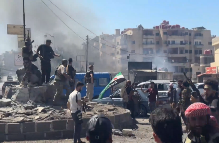 مشاهد لاشتباكات بين الأمن السوري والدروز في محافظة السويداء