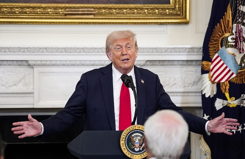 استطلاع رأي: أكثر من نصف الأمريكيين لا يؤيدون أداء ترامب