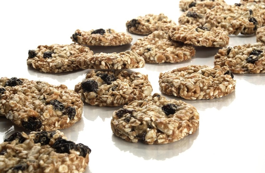 "أتلانتيك": الولايات المتحدة تحرق 500 طن من الحلوى مخصصة لأطفال أفغانستان وباكستان