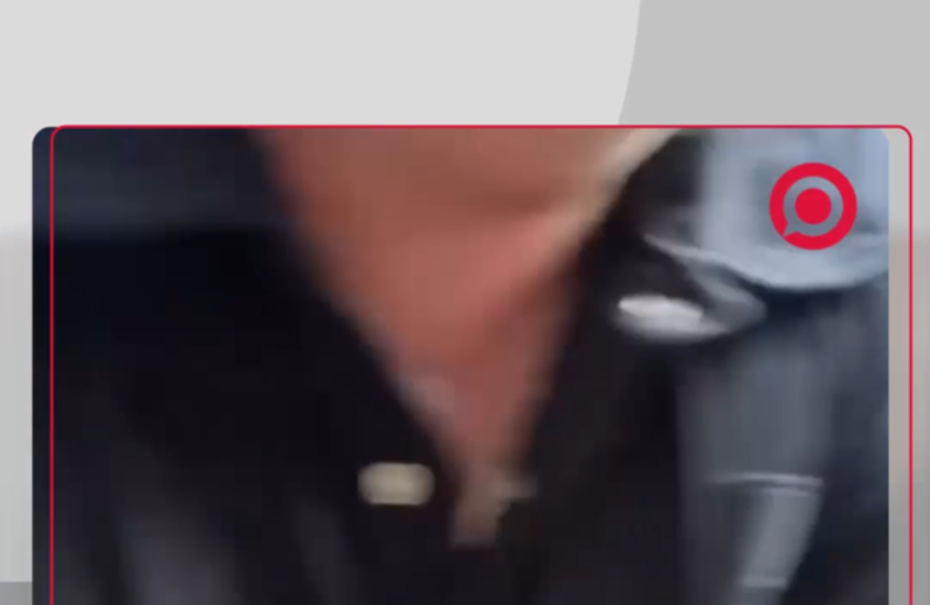 عناصر التجنيد في أوكرانيا يقتادون شابا إلى مركز التجنيد رغم عدم تسليمه إشعارا