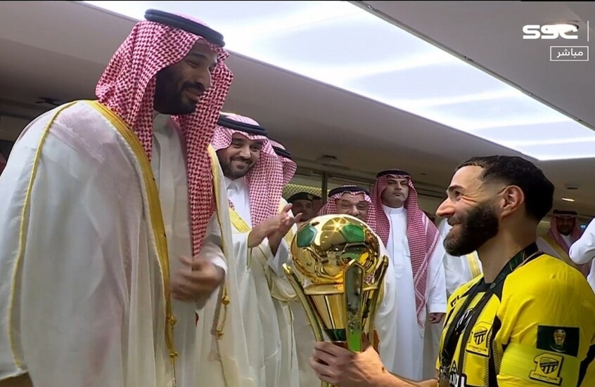 بنزيما يفوز بـ"جائزة خاصة" في الموسم.. فيديو