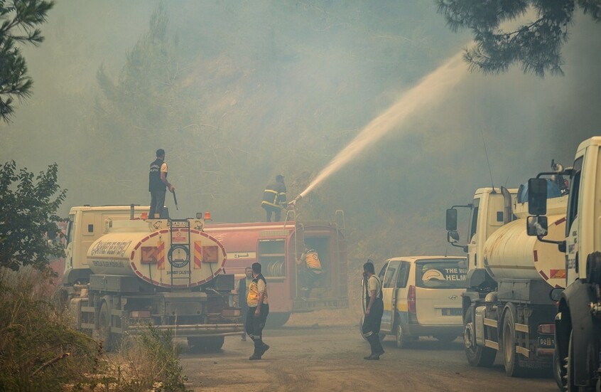 مركز الملك سلمان للإغاثة يوقع اتفاقية تعاون مشترك للمساهمة في مكافحة حرائق الغابات في سوريا