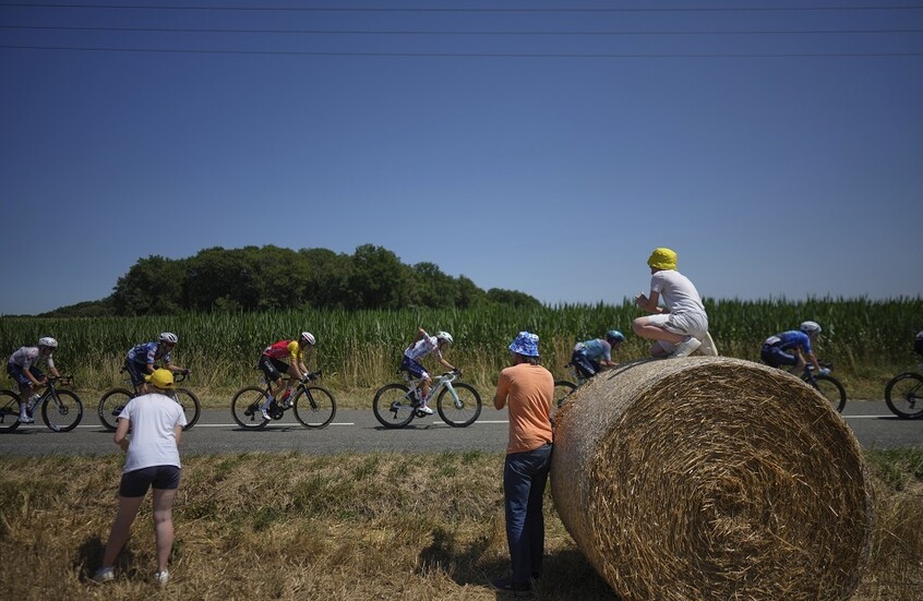 مصرع دراج شاب في حادث مروع في أثناء سباق إيطاليا