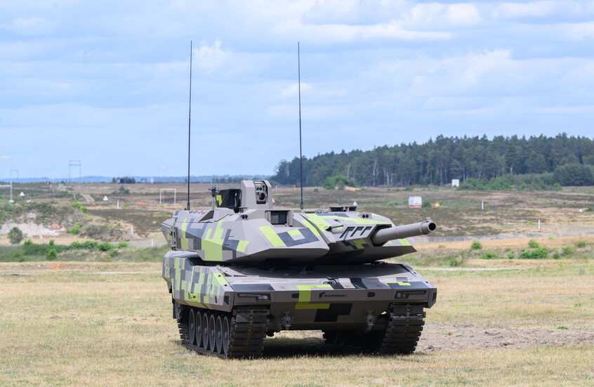 إيطاليا تطور مدفعا جديدا لدبابات Panther