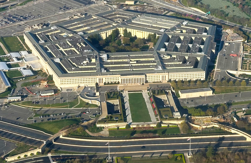 وزارة الدفاع الأمريكية تحقق في احتمال وصول مبرمجين صينيين إلى أنظمتها