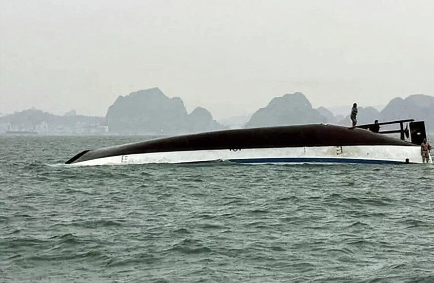 مقتل 34 شخصا إثر انقلاب قارب سياحي في فيتنام