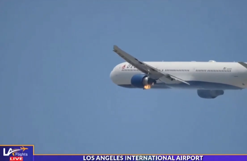 طائرة أمريكية ذات محرك مشتعل ترصد في لوس أنجلوس