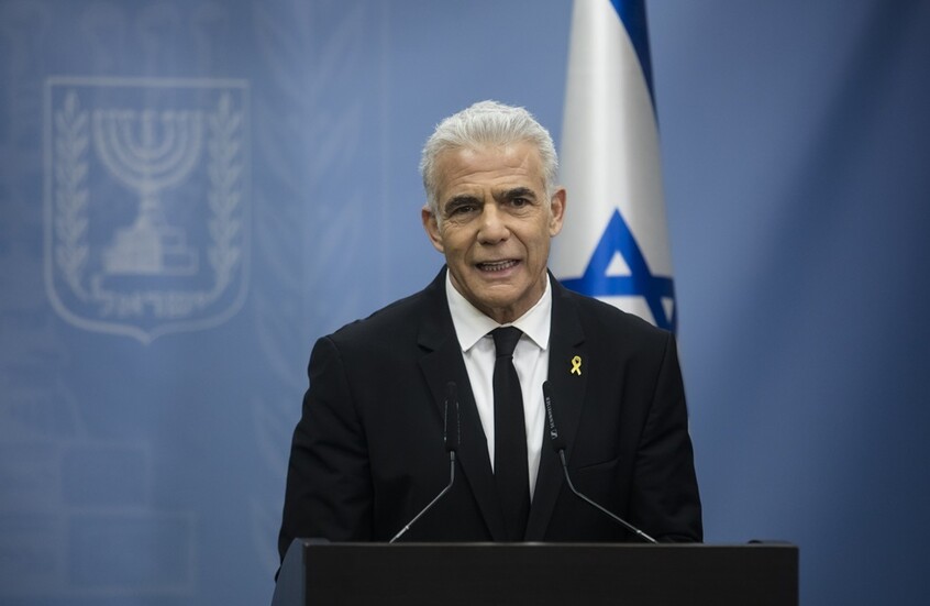 لابيد لنتنياهو: "ثملون بالقوة ونهاجم في الشرق الأوسط أينما نريد دون سياسة واضحة"