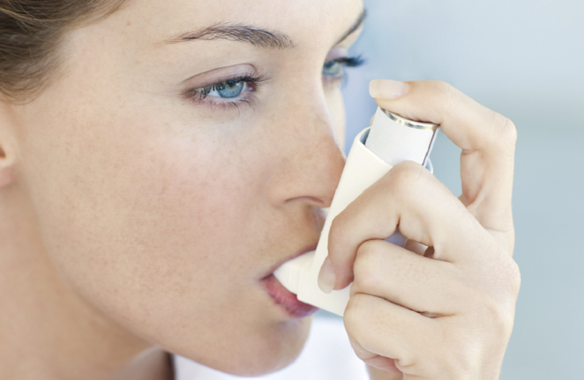 تحذير طبي.. المكياج قد يزيد خطر الإصابة بالربو