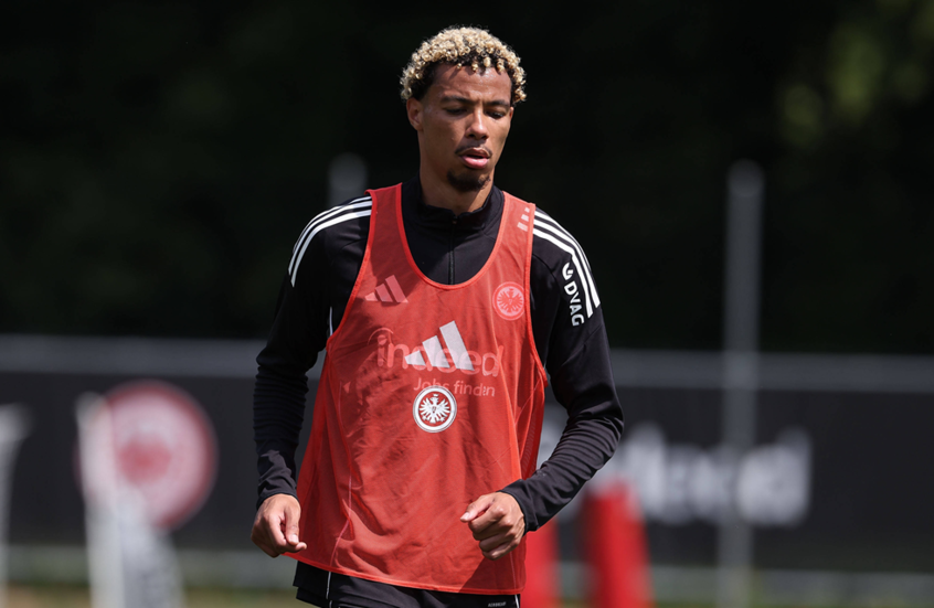 ليفربول ينهي صفقة التعاقد مع إيكيتيكي