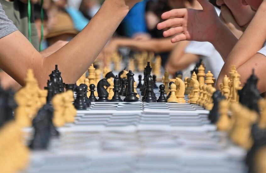 في سن الـ10.. طفل روسي يصبح أصغر أستاذ دولي في تاريخ الشطرنج