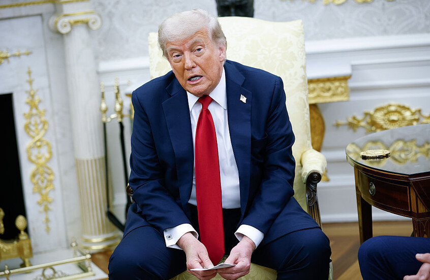 البيت الأبيض يكشف عن إصابة ترامب بحالة مزمنة في الأوردة