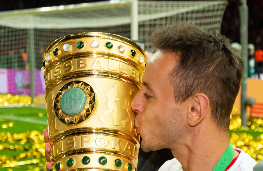 رافينيا يعتزل كرة القدم بعد مسيرة حافلة مع بايرن ميونخ