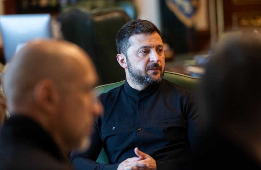 الإيكونوميست: زيلينسكي وقع قانونا ينهي فعليا استقلالية أجهزة مكافحة الفساد وسط تحقيقات تطال مكتبه