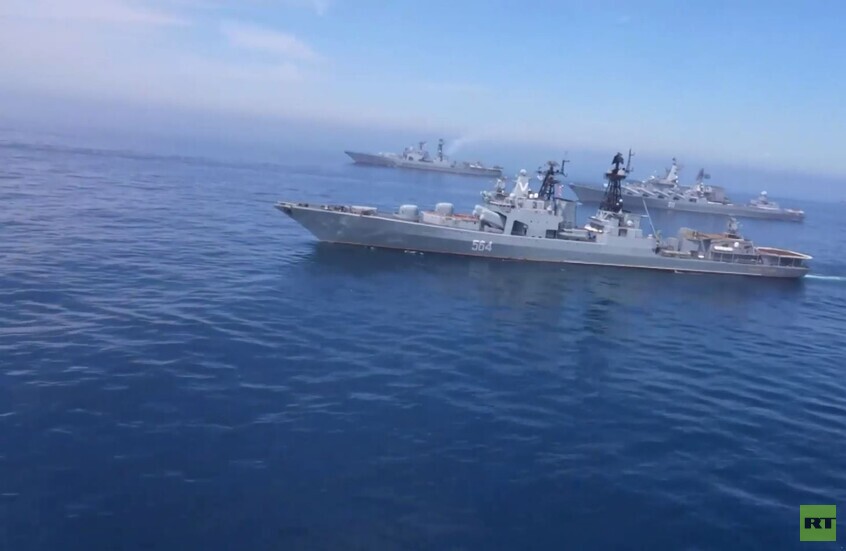 البحرية الروسية تطلق 